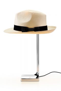 Kein Hutständer, sondern eine Leuchte: "Chapo" wurde vom Franzosen Philippe Starck für den italienischen Leuchten-Hersteller Flos designt.