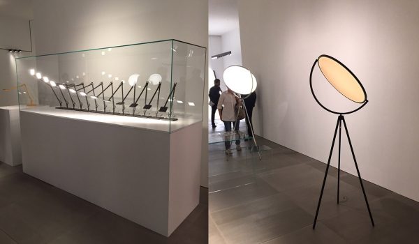 Hersteller Flos setzte in Mailand auf eine dezente Präsentation der neuen Leuchten. Hier die Tischleuchte Kelvin LED (links) sowie die imposante Stehleuchte Superloon. 