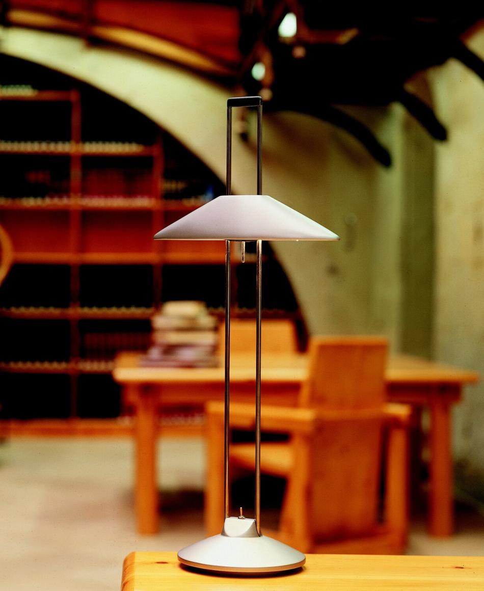 B.Lux Regina Table