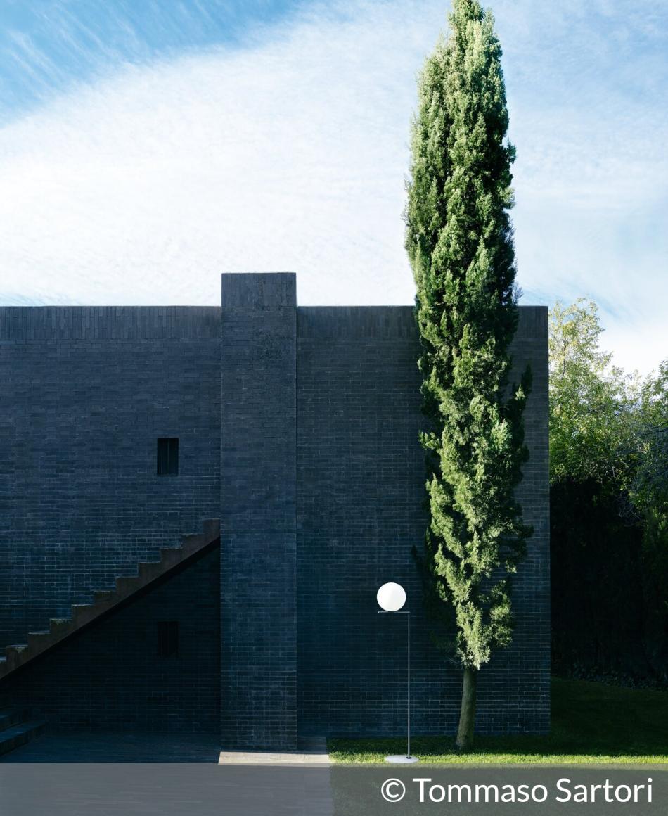 Flos IC Lights Floor Outdoor | © Tommaso Sartori