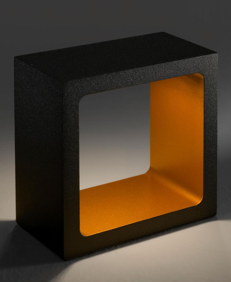 Mini Light T-Square LED Tischleuchte Außen Schwarz-Innen Gold