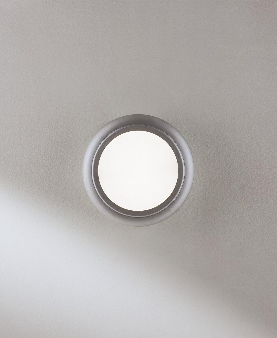 Oluce Außendecken-/Wandleuchte 1960 Weiß Aluminium