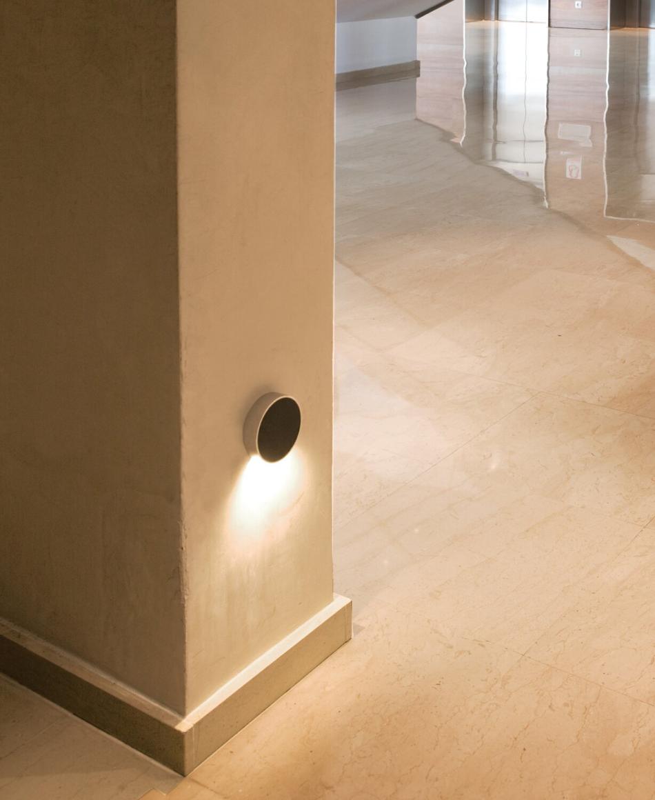 Vibia Alpha 7920 Wandleuchte Weiß matt/Chrom