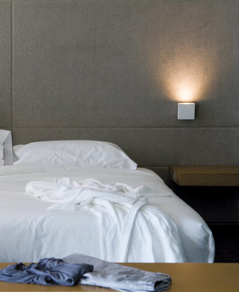 Vibia Wandleuchte Alpha Graphit 2700K