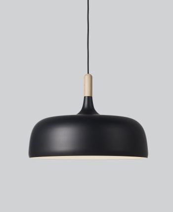 Northern Acorn Penant Black Matt