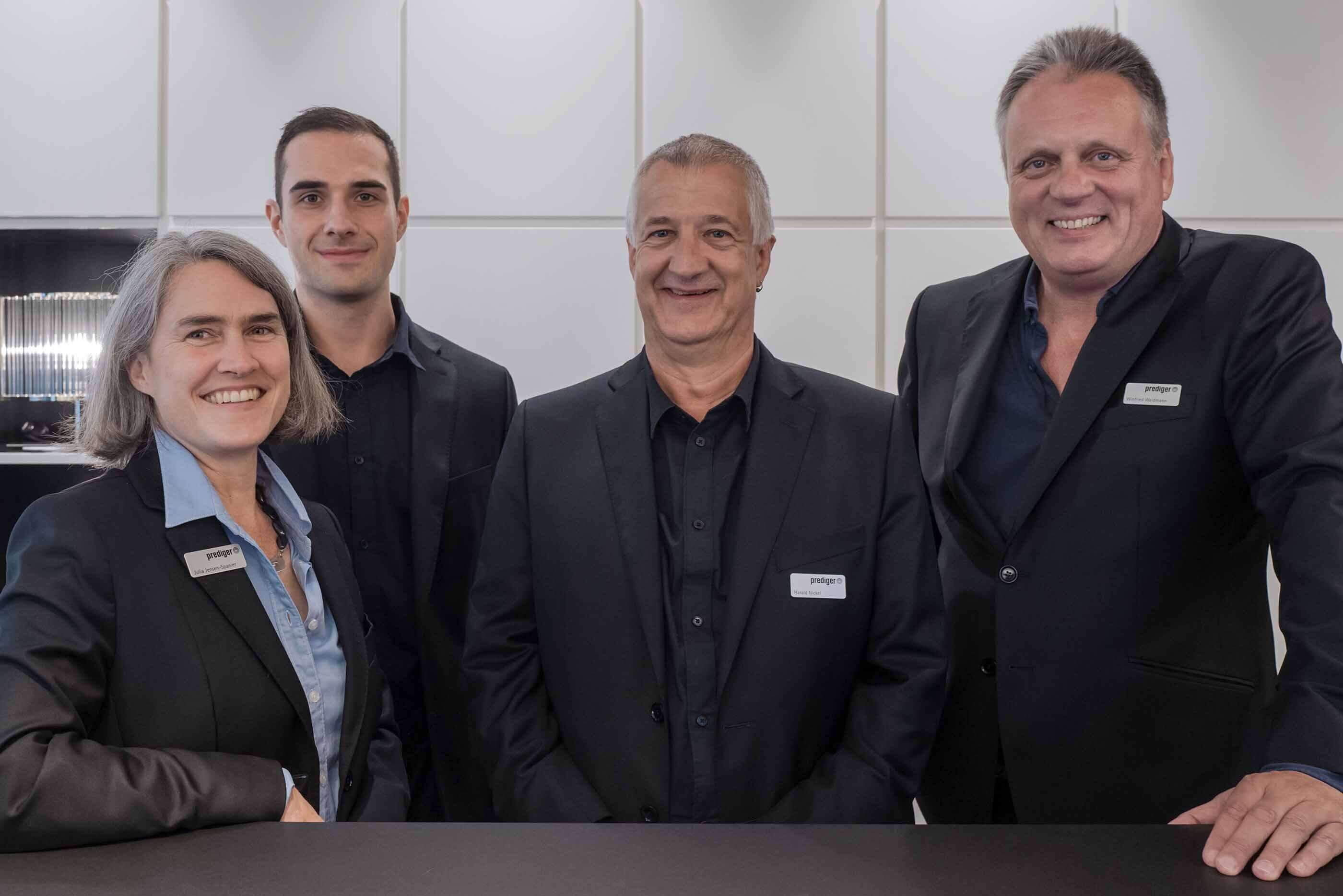 Gruppenfoto der Lichtberater aus unserem Showroom Frankfurt.