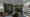 Ein Schuhgeschäft in Hamburg, Blick von Ladeninnere auf die Schaufenster: Schienenstrahler rahmen die Verkaufsfläche ein, ausrichtbare Downlights sorgen für gezielte Lichtakzente. (Foto: Prediger Lichtberater) imageThumbnailAlt